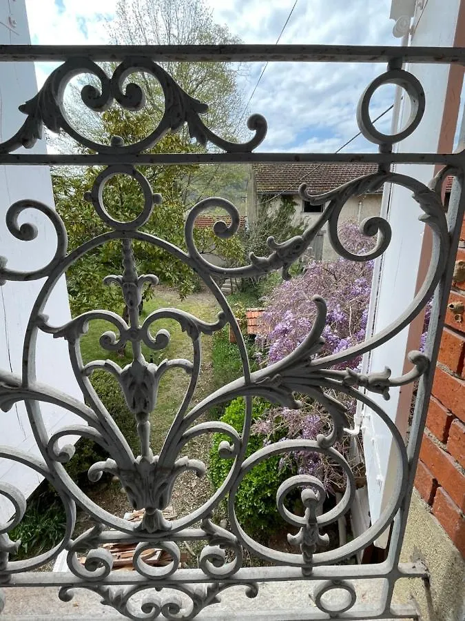 Domaine La Belle Histoire - Gite Cote Jardin Besset 0*,